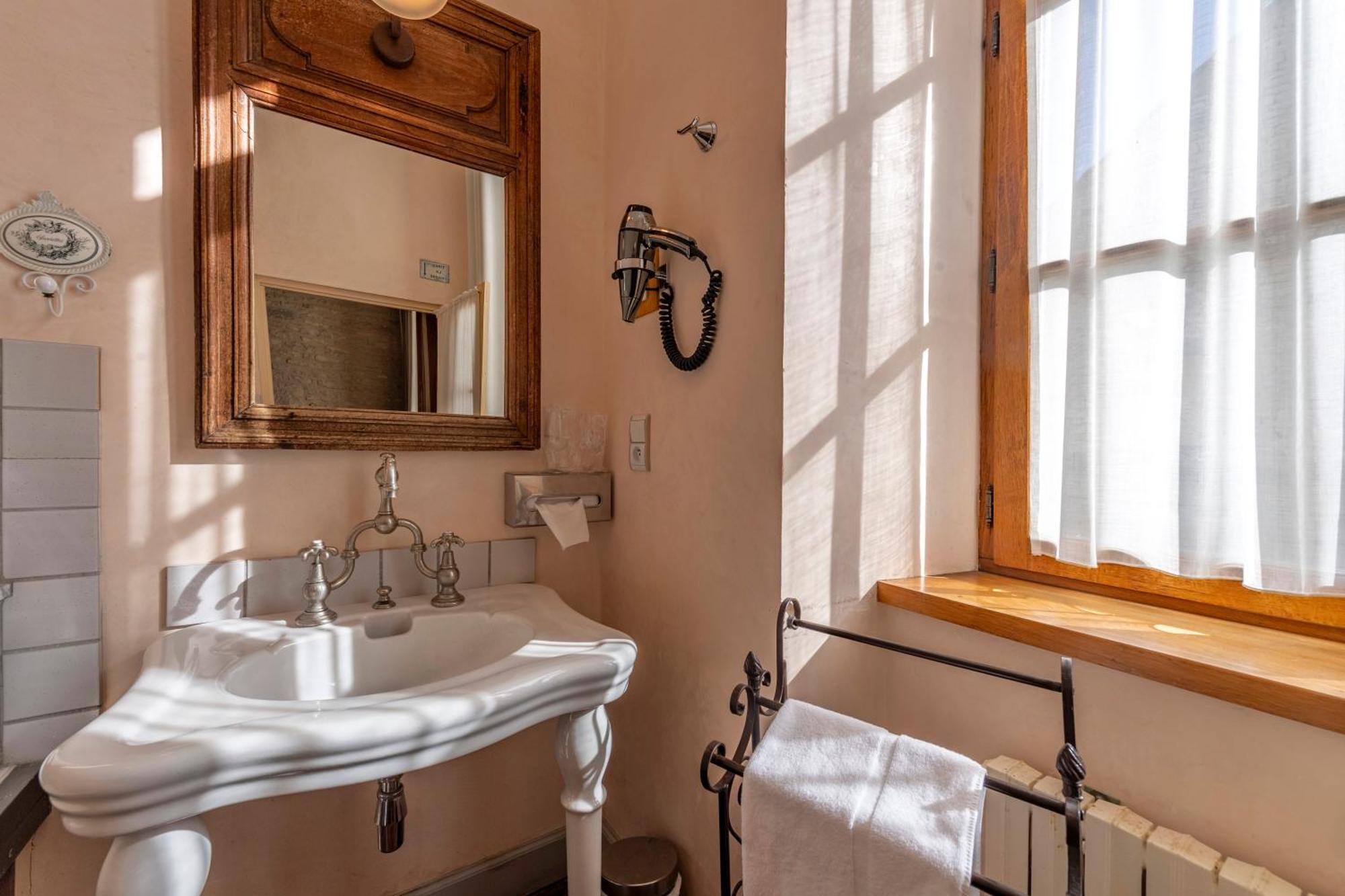 Hotel De La Beursaudiere Nitry Ngoại thất bức ảnh